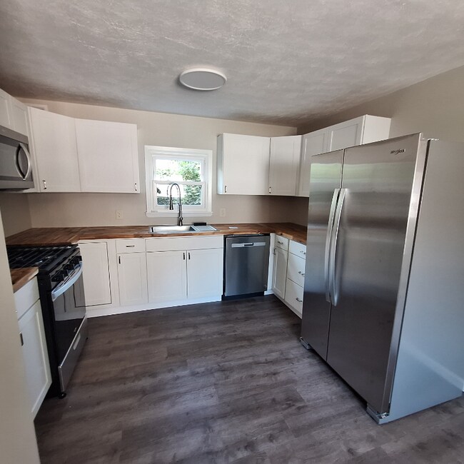 Building Photo - 5662 Park St