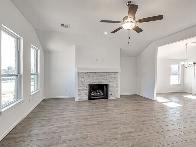 Building Photo - BRAND NEW HOME!