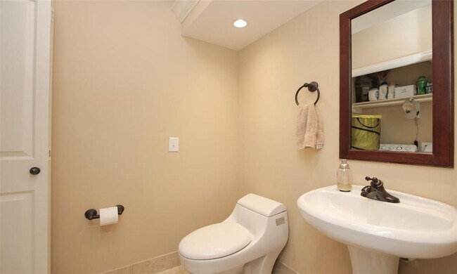 Building Photo - 2203 Dorrington St