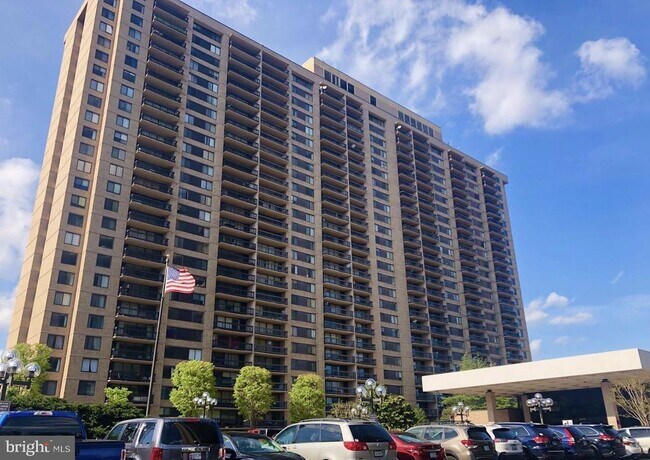 Building Photo - 3701 S George Mason Dr