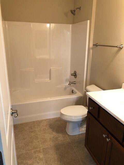 Building Photo - 2125 Suncrest