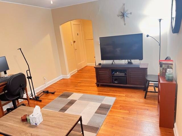 Building Photo - 426 6th St NE