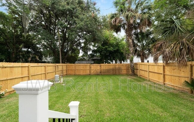 Building Photo - 1631 Boulevard