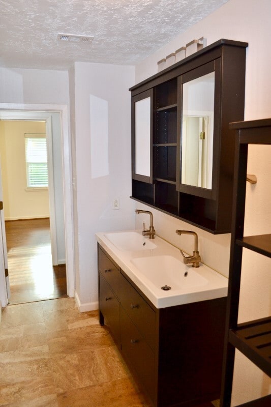 Building Photo - 5410 De Milo Dr