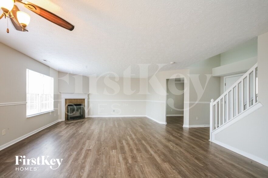 Building Photo - 2608 Liatris Dr