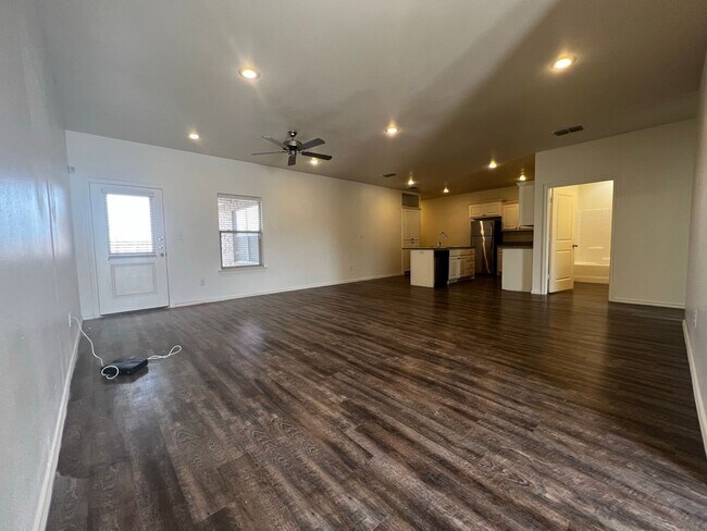 Building Photo - JULY PRE-LEASE! Spacious Townhome