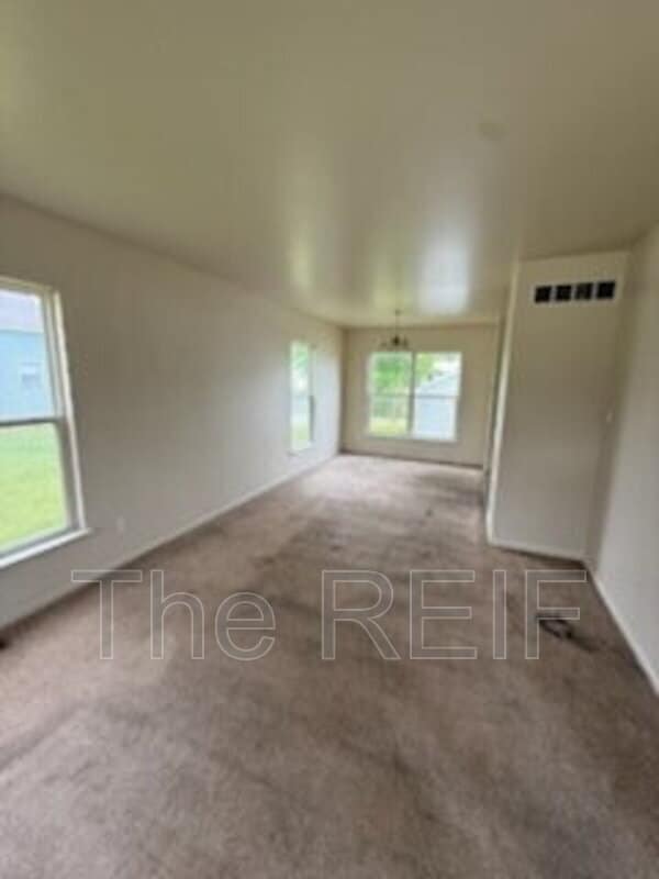 Primary Photo - 1526 Garland St