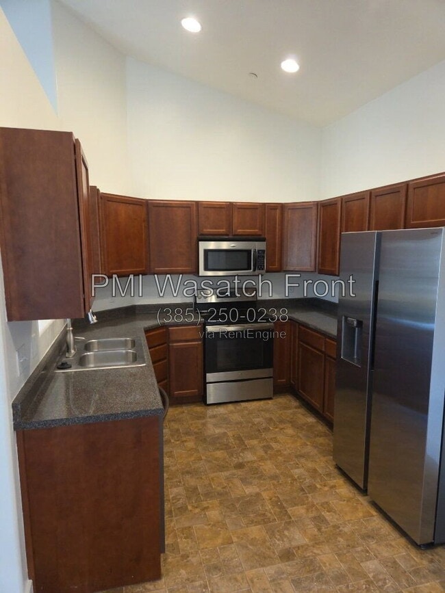 Building Photo - 147 W Spring Hill Way