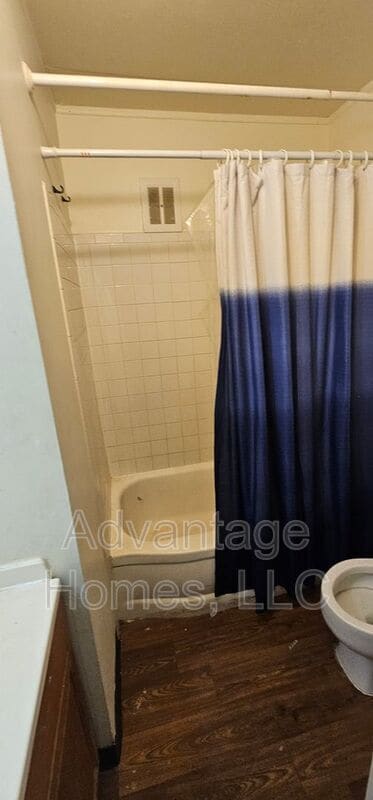 Building Photo - 914 N 70th St