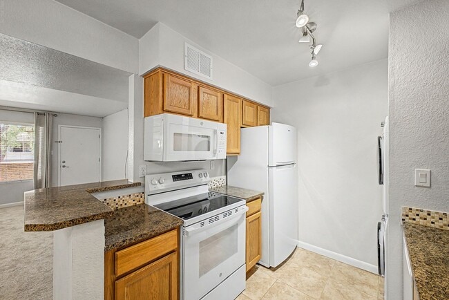 Building Photo - 5995 N 78th St