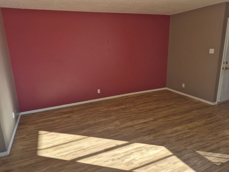 Building Photo - 4601 Carlisle Blvd NE