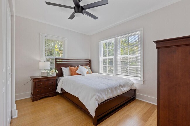 Building Photo - 209 Lytton Ct