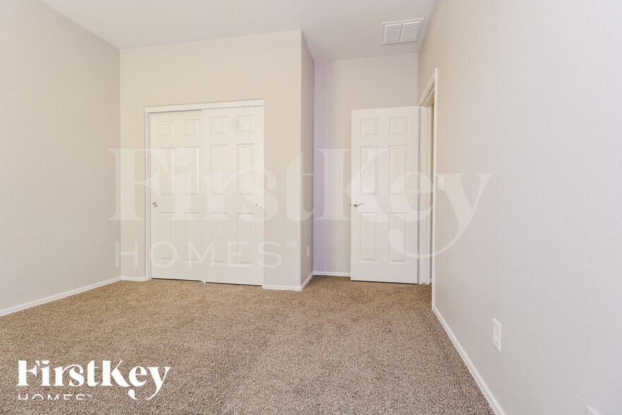 Building Photo - 18333 W Onyx Ave