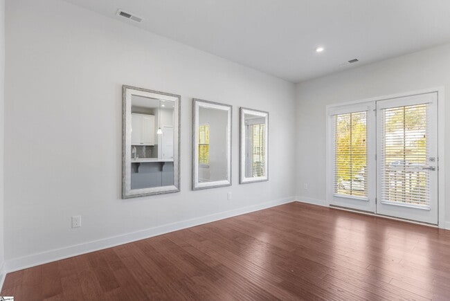 Building Photo - 23 Itasca Dr