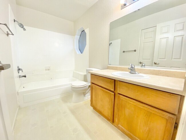 Building Photo - CHARMING SOUTHWEST LAS VEGAS CONDO WITH COMMUNITY AMENITIES