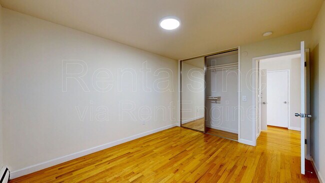 Building Photo - 740 Rhode Island St