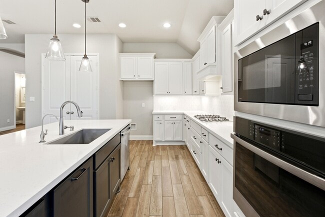 Building Photo - 6927 Pondhawk Dr