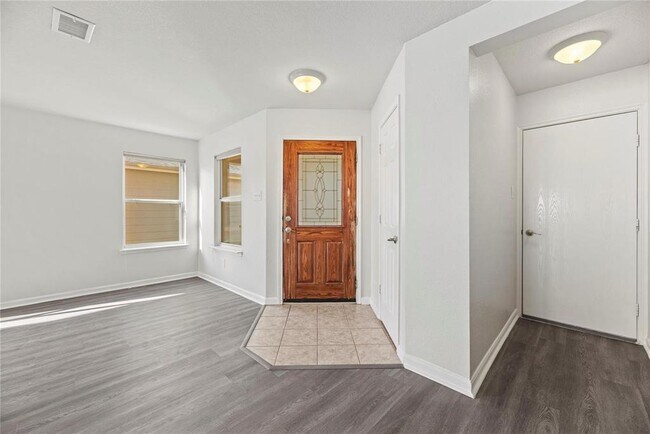 Building Photo - 16314 Chandler Ridge Ln