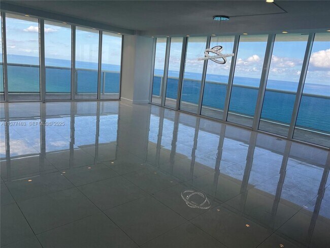 Building Photo - 1830 S Ocean Dr