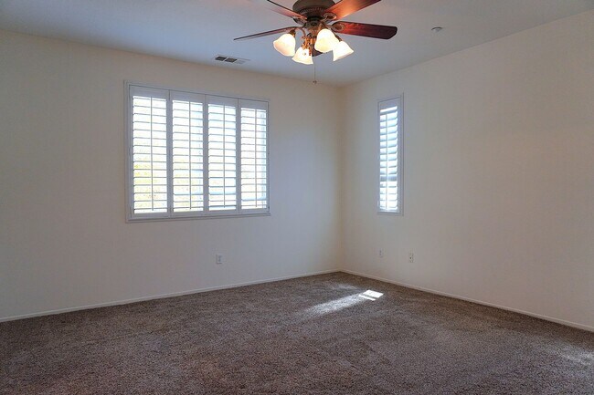 Building Photo - 27544 Papillion St
