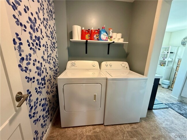 Building Photo - 211 N Seward Ave