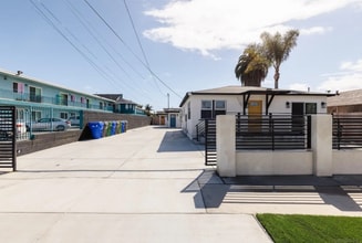 Building Photo - 1231 Center Ave