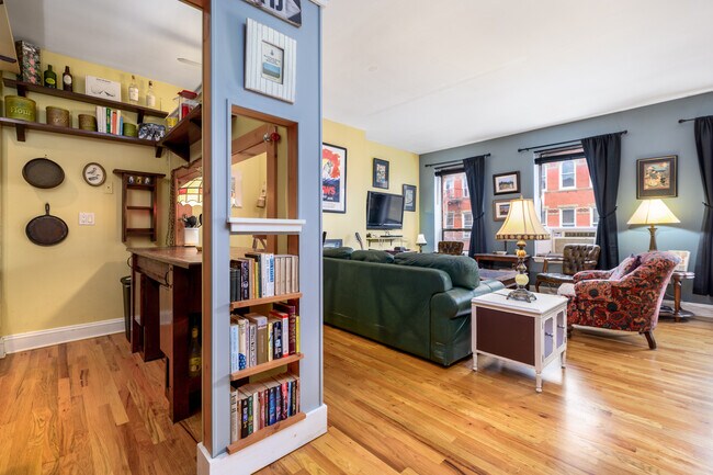 Building Photo - 94 Washington St