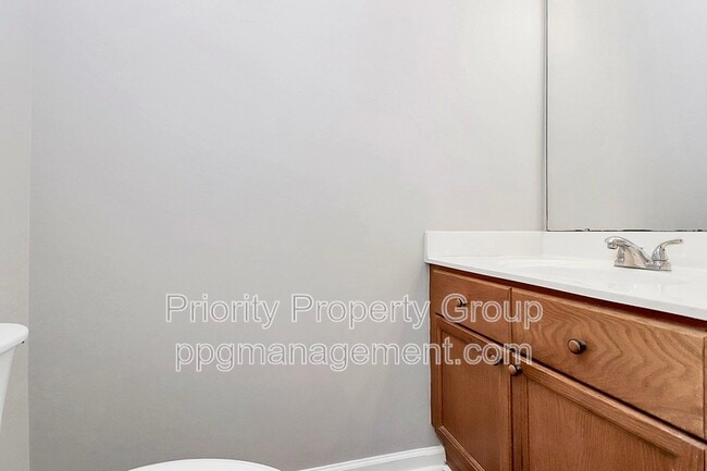 Building Photo - 9365 Glenwater Dr