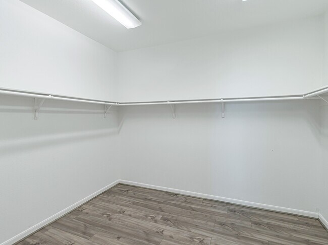Building Photo - 11103 Avery Oaks Ln