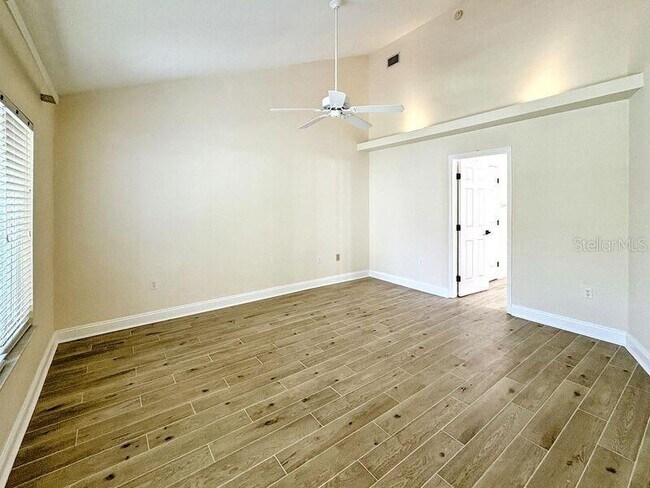 Building Photo - 13634 Lake Point Dr S