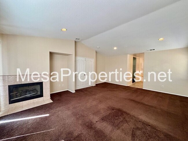 Building Photo - 13535 Silversand St