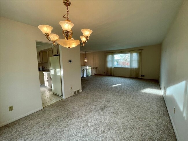 Building Photo - 328 Chestnut Ln