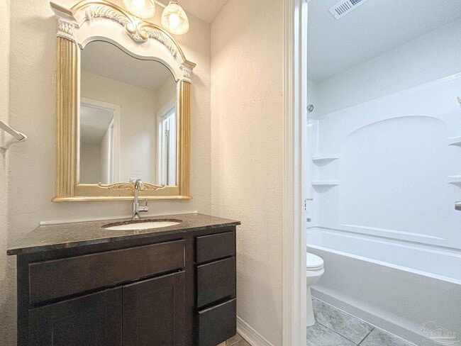 Building Photo - 2119 Langley Ave