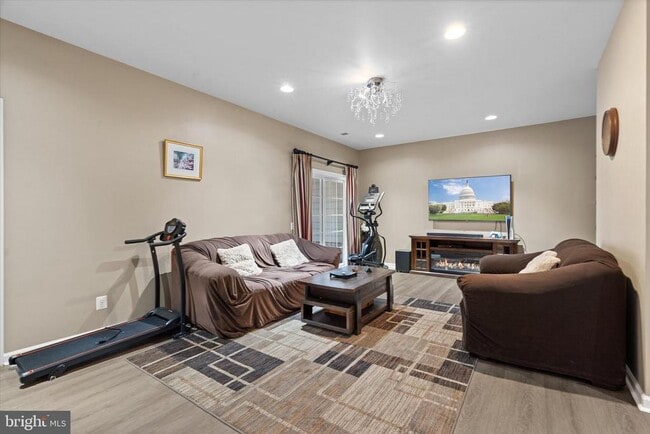 Primary Photo - 42770 Keiller Terrace