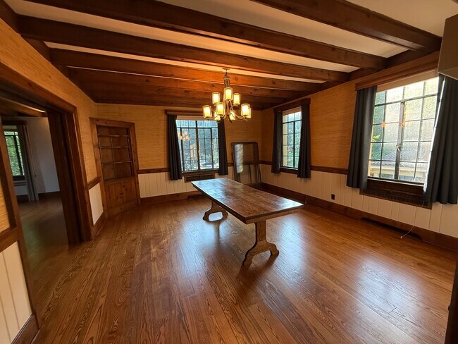 Building Photo - 100 Mcdowell Rd