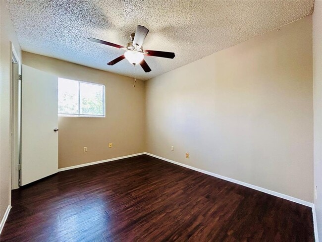 Building Photo - 1507 No Mor Cove