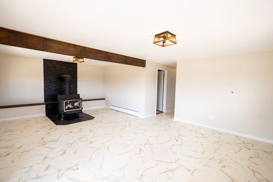 Building Photo - 845 Terrence Rd