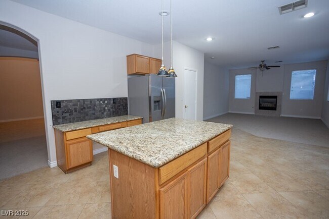 Building Photo - 1113 E Hammer Ln