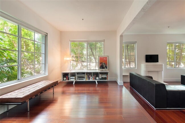 Building Photo - 1025 Michigan Ave