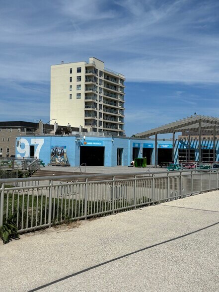 Building Photo - 130 Beach 98th St