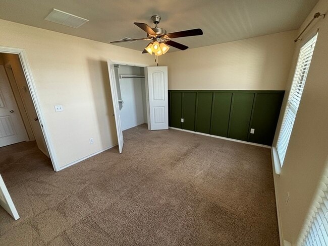Building Photo - 3 bed 2 bath 2 car garage in Lone Star Trails!