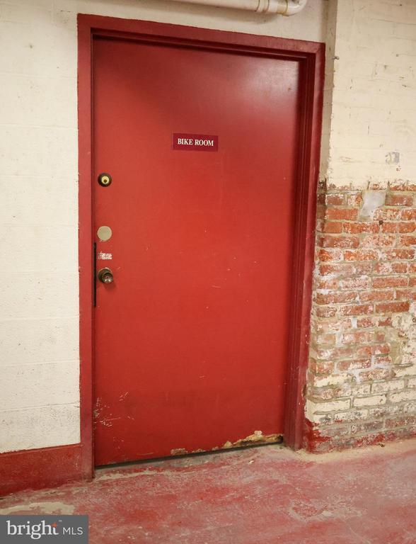 Building Photo - 1830 17th St NW