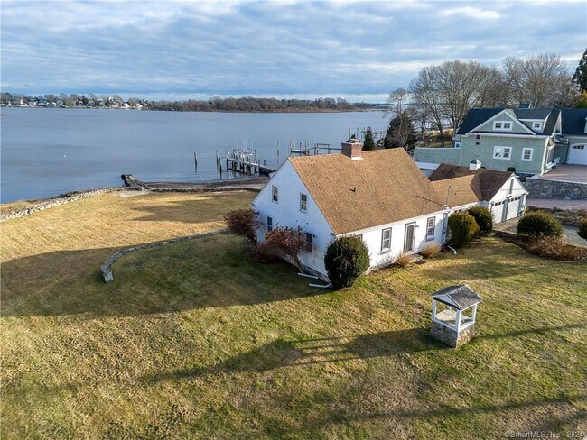 Building Photo - 191 Masons Island Rd
