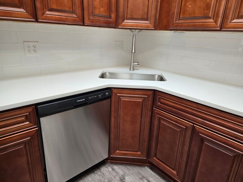 Kitchen - 11315 Calico Dr