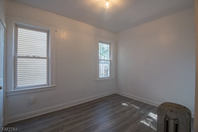 Building Photo - 93 21st St