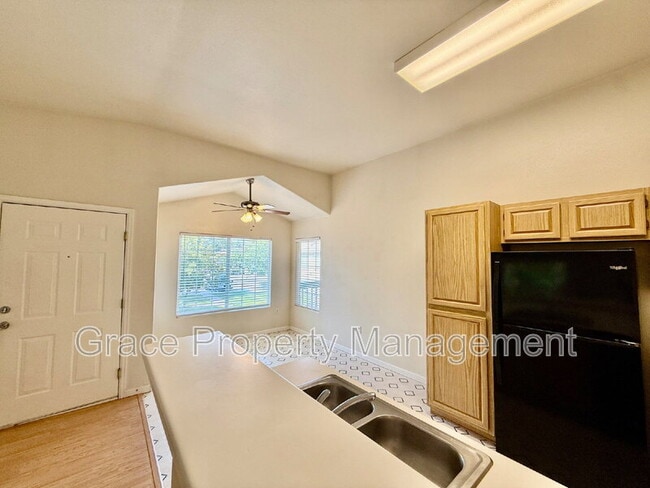 Building Photo - 1146 Opal St