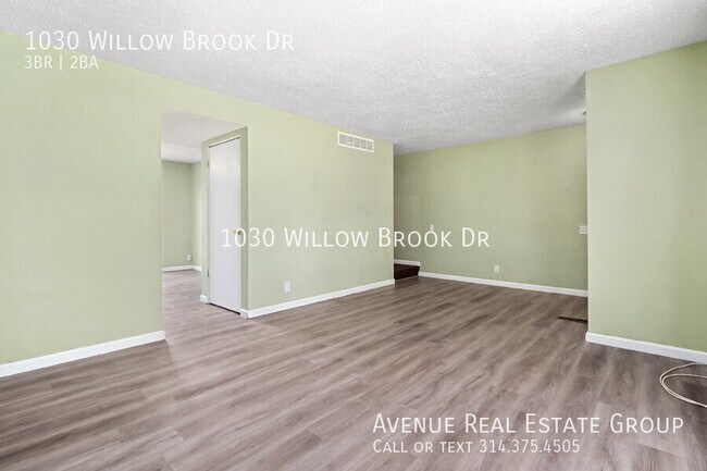 Building Photo - 1030 Willow Brook Dr