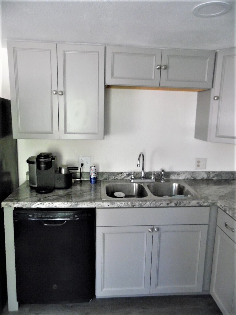 Building Photo - 208 Mohawk Dr