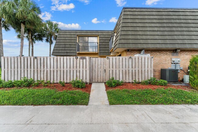 Building Photo - 2410 24th Way