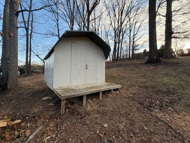 Building Photo - 2 bedroom/1 bath home in West Morristown
